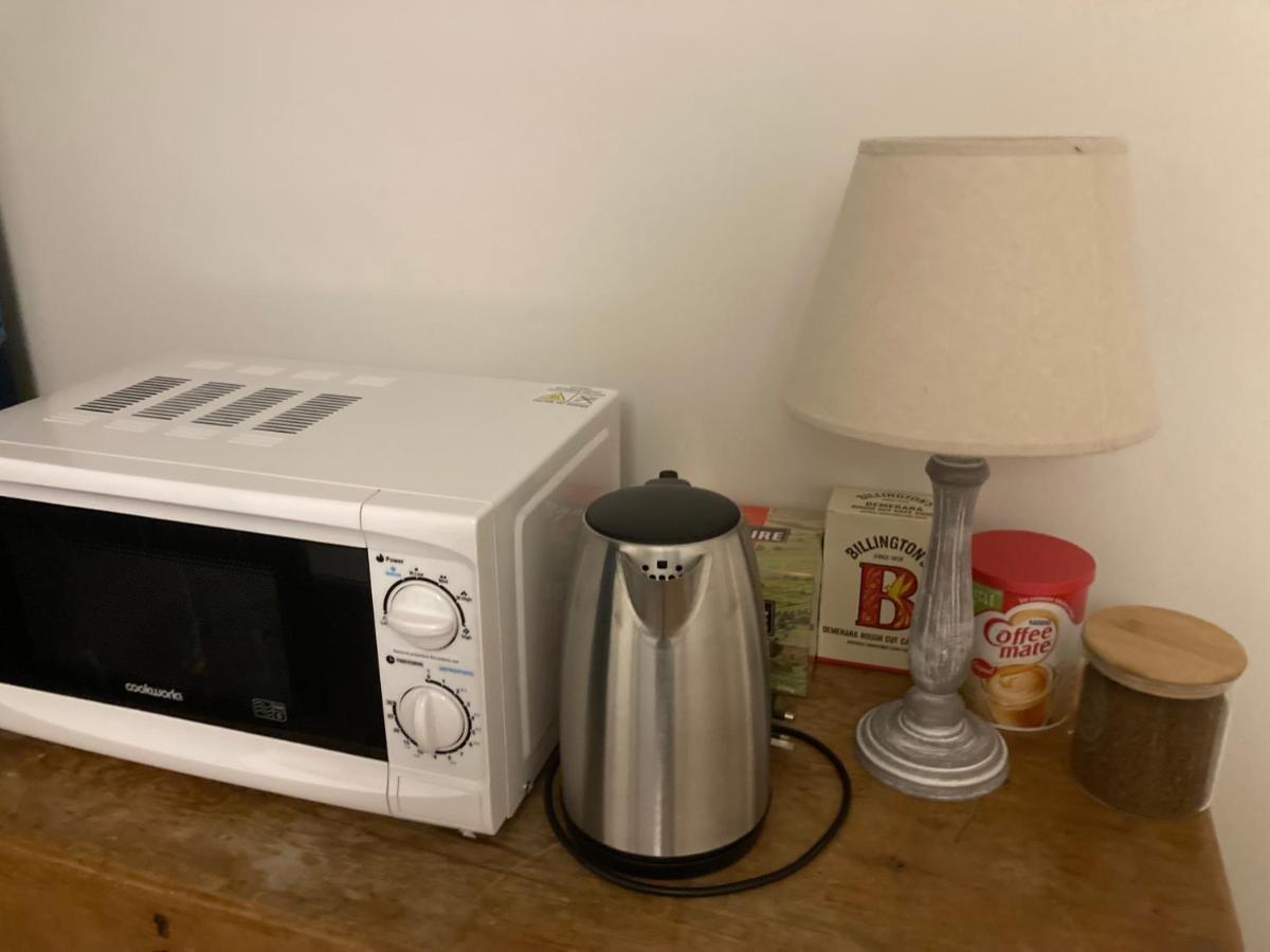 Beautiful 1-Bed Studio In Londra Dış mekan fotoğraf